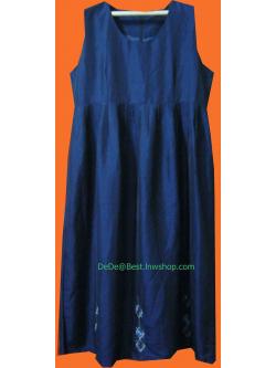 ขายแล้วค่ะ D14:Vintage dress ผ้าไหมผสม สีน้ำเงิน ปักลายสวย ๆ ที่เชิงกระโปรงค่ะ❤