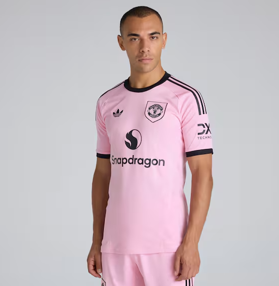 เสื้อผู้รักษาประตูแมนเชสเตอร์ ยูไนเต็ด 2025 2026 ชุดที่3 รุ่นพิเศษ Exclusive สีชมพูของแท้