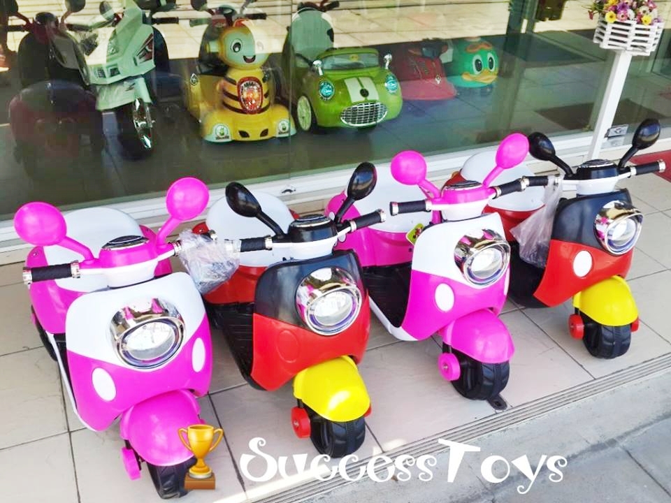 รถมอเตอร์ไซค์มิกกี้เม้าส์ มี 2 สี แดงดำ ชมพูขาว
