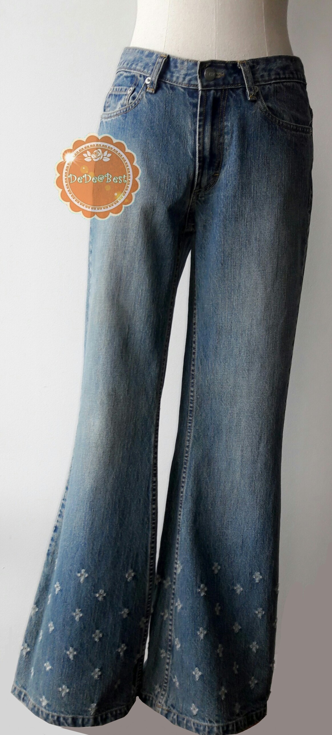 P13:Vintage jeans กางเกงยีนส์วินเทจ ขาม้า เจาะเป็นลายดอกไม้