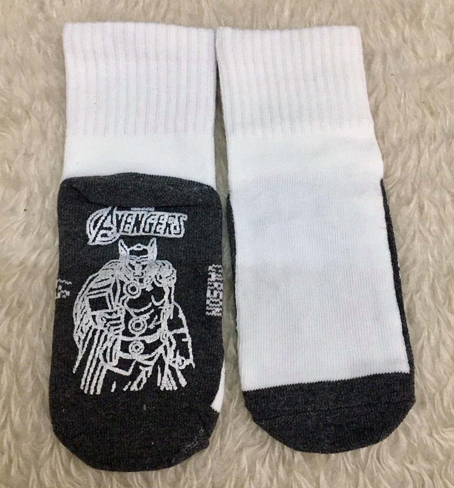 ถุงเท้านักเรียนคาร์สันลาย Super Hero สีขาวพื้นเทา(คละลาย)