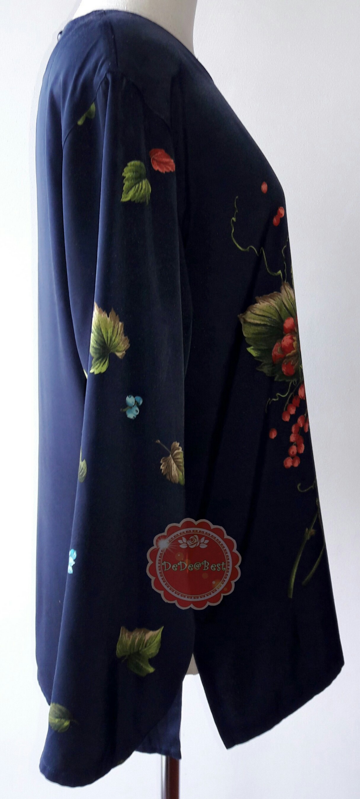 ขายแล้วค่ะT120:Vintage top เสื้อวินเทจสีดำลายผลไม้❤