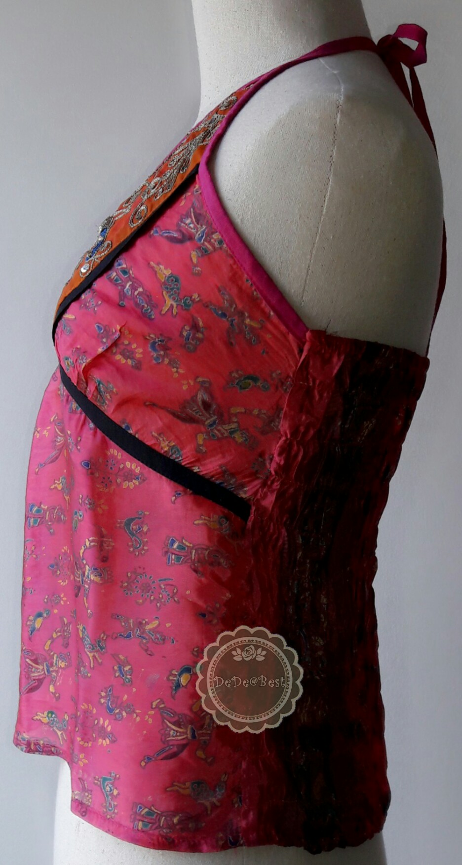 T52:2nd hand top เสื้อสายเดี่ยวสีชมพูปักเลื่อม (Made in NEPAL)