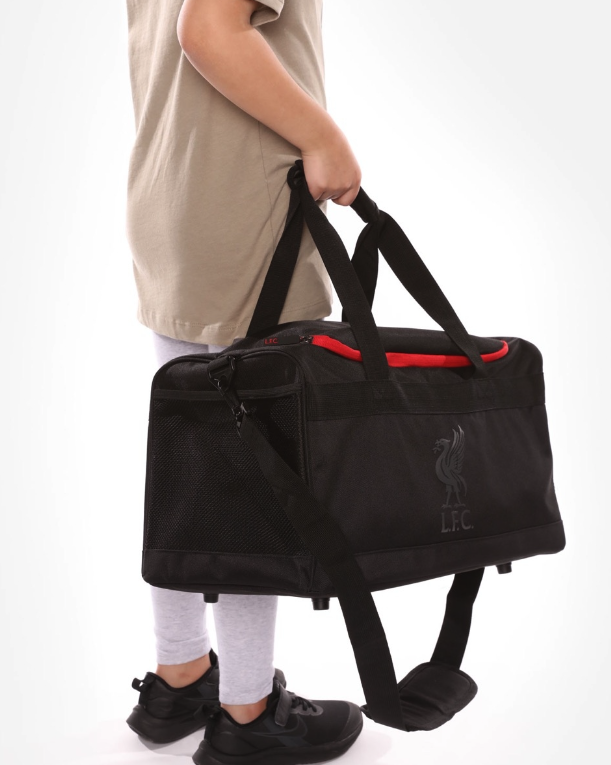 กระเป๋าลิเวอร์พูล Essentials Black Holdall ของแท้