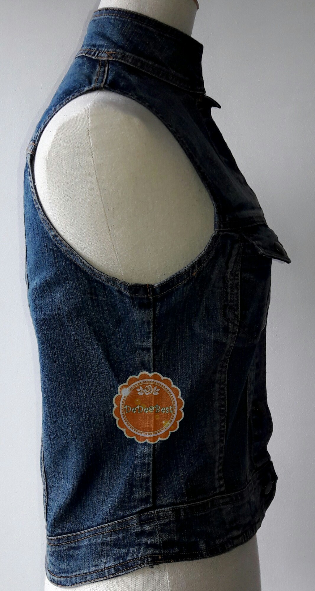 ขายแล้วค่ะ T123:2nd hand top เสื้อกั๊กยีนส์ (แขนกุด) size L ❤