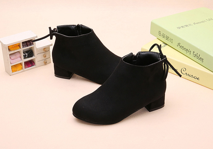 รองเท้าบู๊ทสั้น สีดำ หนังกำมะหยี่ ประดับโบว์ด้านหลัง Size 34-39