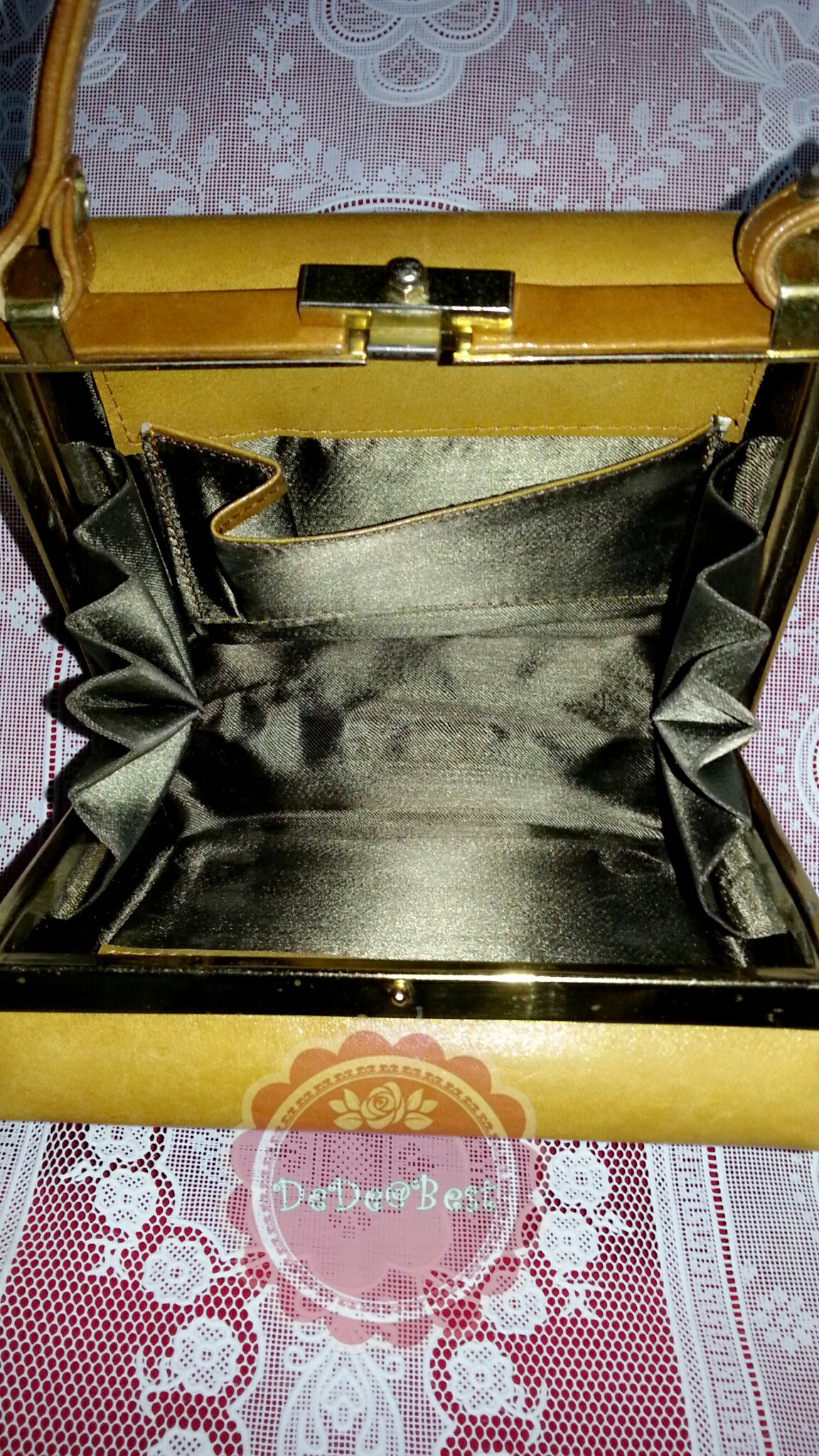 ขายแล้วค่ะ B21:Vintage leather bag กระเป๋าถือหนังแท้สีน้ำตาลทอง ทรงสี่เหลี่ยม สวยค่ะ❤