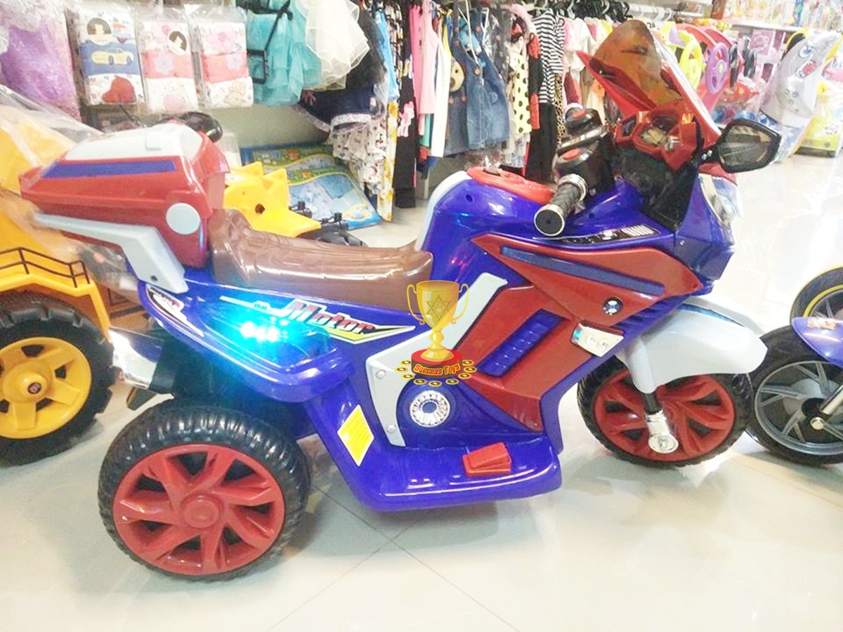 รถมอเตอร์ไซค์ BMW 2 มอเตอร์ คันใหญ่ มี 4 สี แดง น้ำเงิน เหลือง ฟ้า