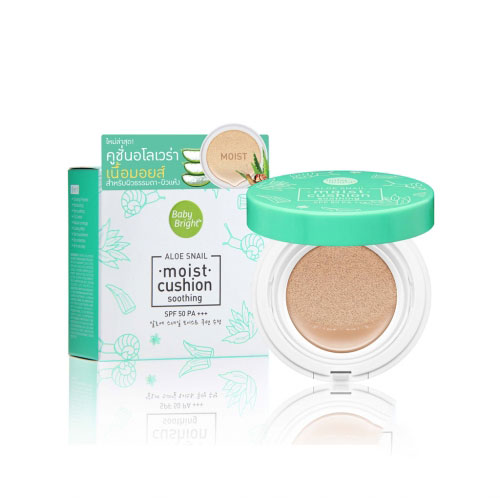 Karmart Baby Bright Aloe Snail Moist Cushion SPF50 PA+++ รองพื้นคูชั่นผสานอโลเวร่าปลอบประโลมผิว พร้อมปกปิดและเติมความชุ่มชื่นในหนึ่งเดียว พร้อมคุณค่าจากว่านหางจระเข้และเมือกหอยทาก ช่วยเติมความชุ่มชื่นและลดรอยแดงดำจากสิว