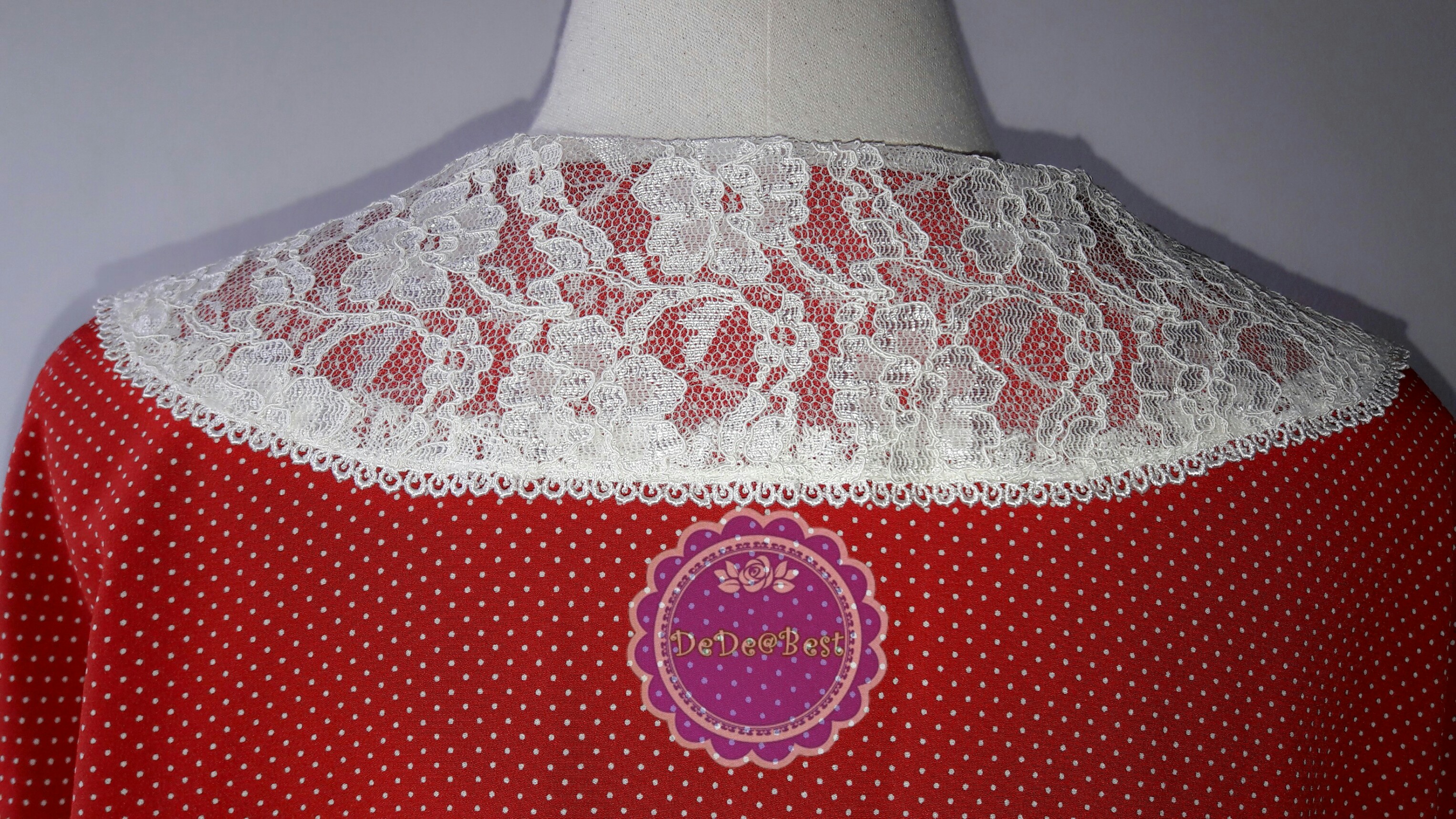 D50:Vintage dress เดรสวินเทจสีแดงลายจุดขาว ปกลูกไม้ (มีผ้าผูกเอว)