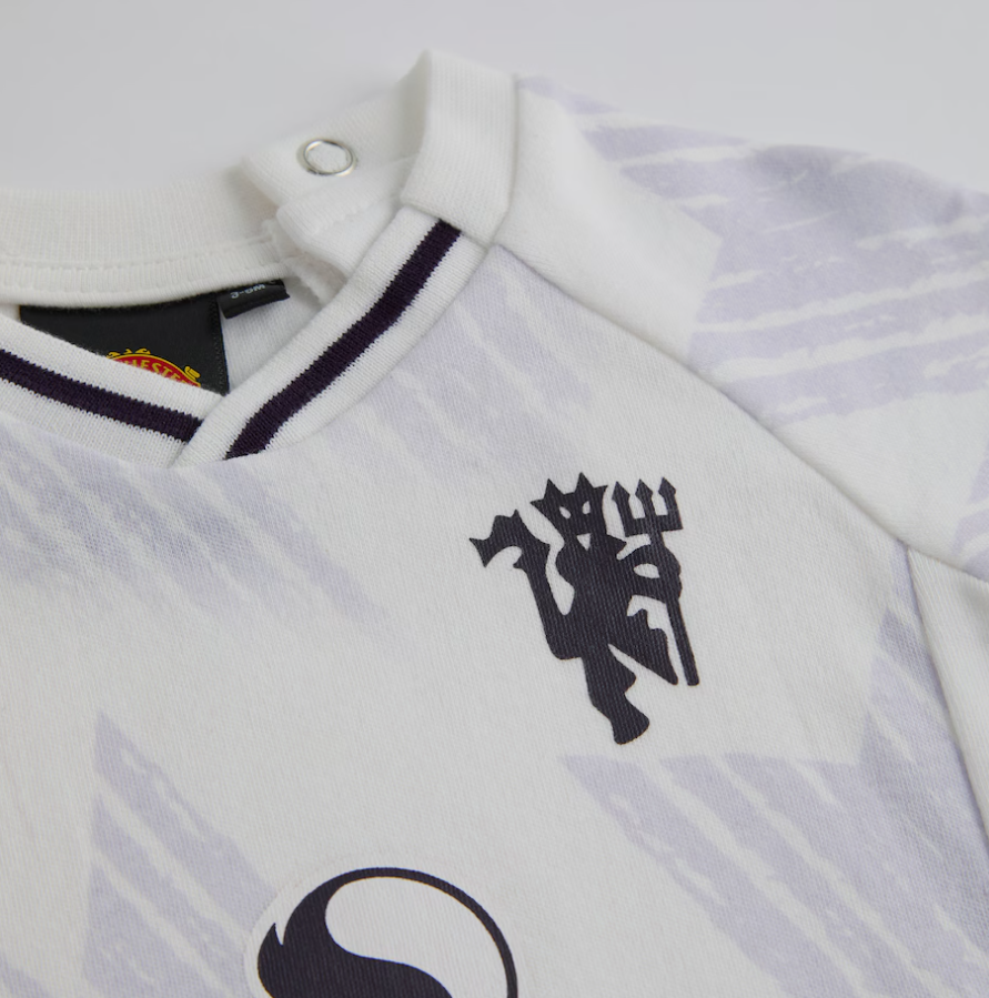 เสื้อเด็กแมนเชสเตอร์ ยูไนเต็ดสำหรับเด็กทารก 2025/26 Baby Away Romper ของแท้