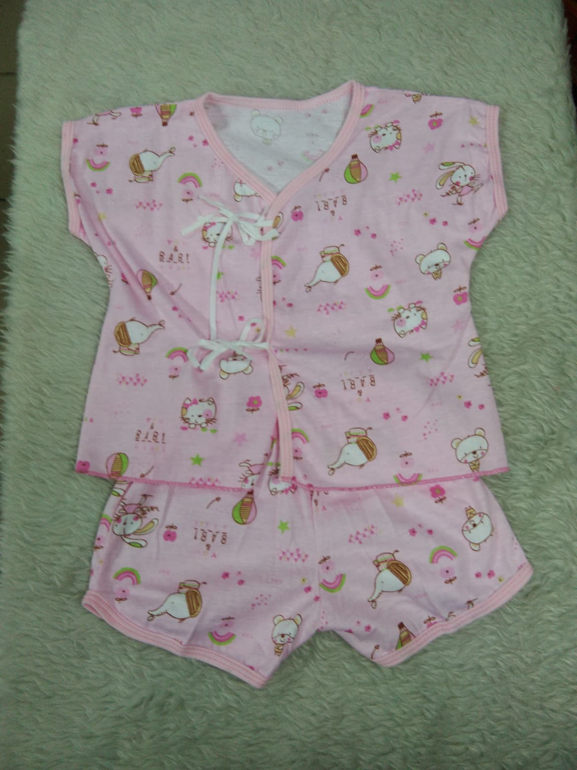 ชุดเด็กอ่อน แขนสั้นขาสั้น ผูกป้ายหน้า