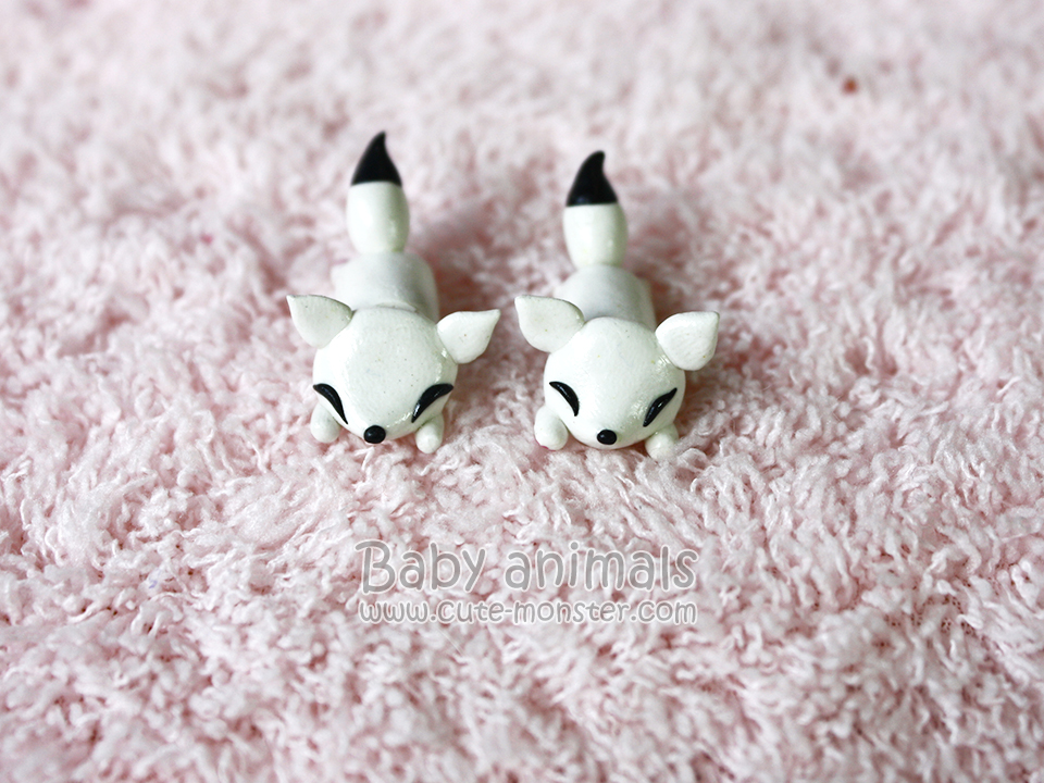 ต่างหูดินปั้น Baby white fox