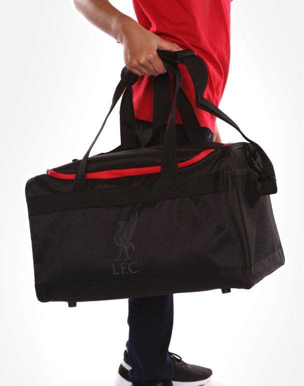 กระเป๋าลิเวอร์พูล Essentials Black Holdall ของแท้