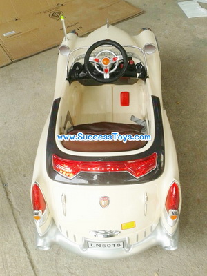 รถแบตเตอรี่เด็กนั่ง รุ่น LN5018 รถโบราคลาสสิค มี 3 สี ครีม เขียว แดง