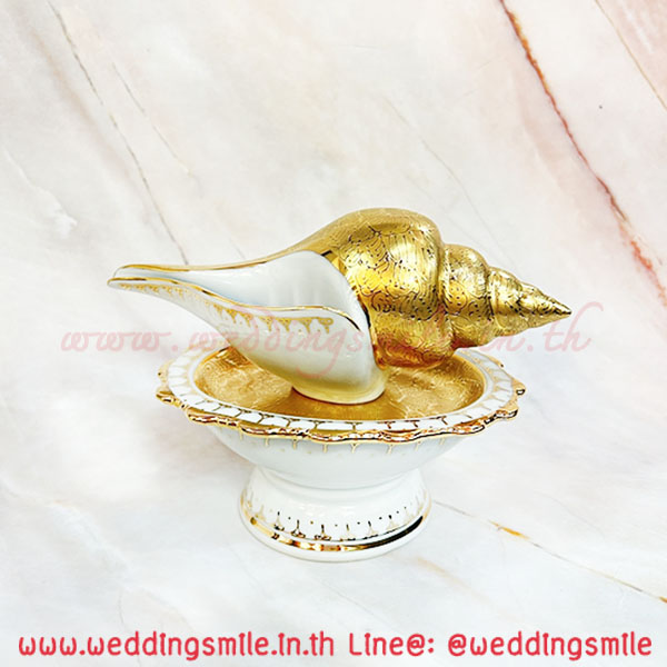 ชุดหอยสังข์หลั่งน้ำ พร้อมพานรอง ลายเดียวกัน ลงถมทอง ชุดละ 900.-