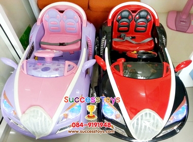 รถแบตเตอรี่เด็กนั่ง รุ่น HD5659 ยี่ห้อ อัลฟ่าโรมิโอ มี 2 สี ชมพูม่วง แดงดำ