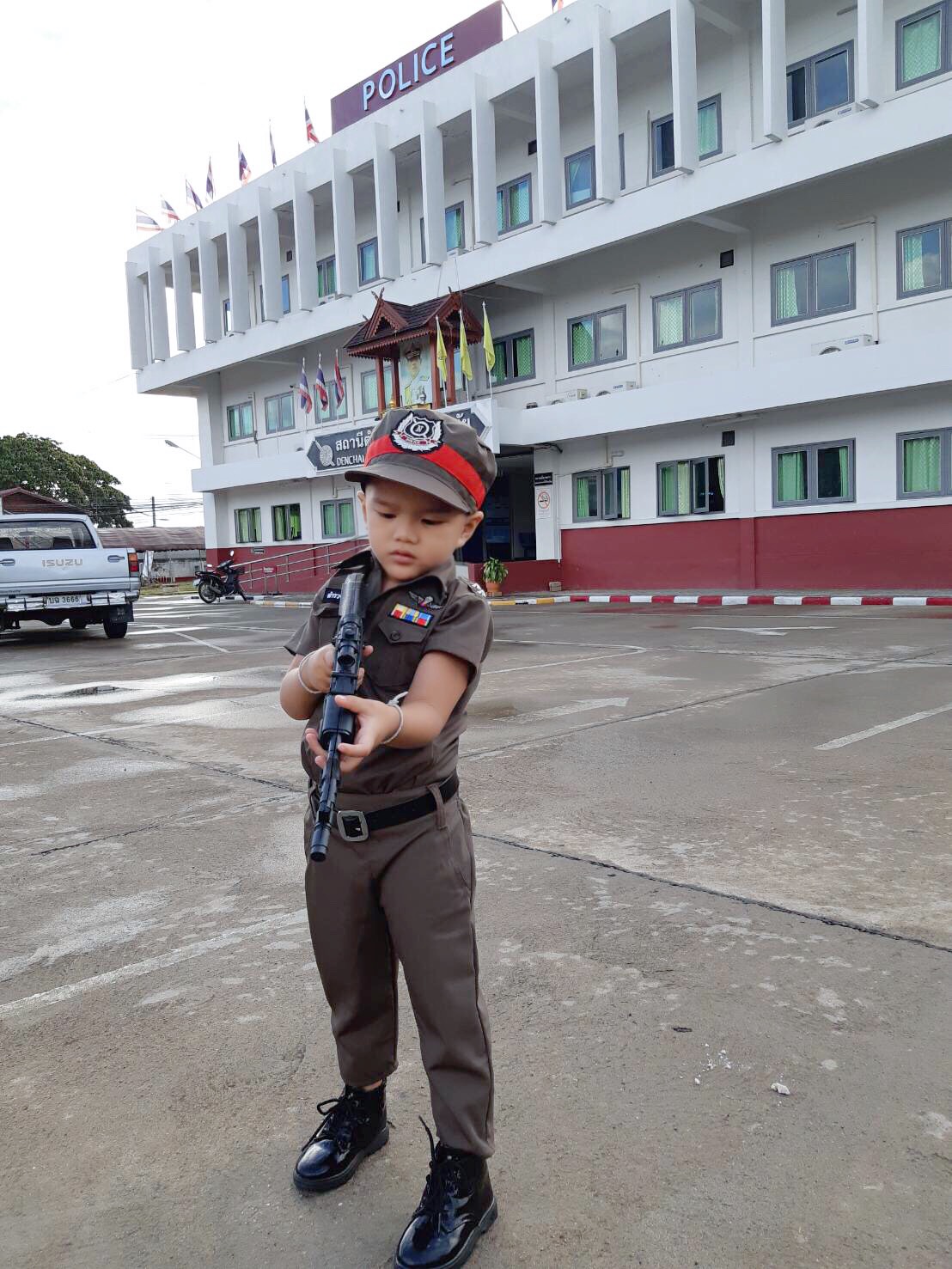 ชุดอาชีพในฝันเด็กตำรวจตัวจิ๋ว