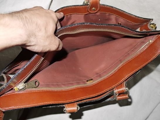 ขายแล้วค่ะ B7:Vintage leather bag กระเป๋าหนังแท้ทรงสี่เหลี่ยม วินเทจ กระเป๋าเอกสาร กระเป๋าสะพาย กระเป๋าถือ Made in TAIWAN ❤