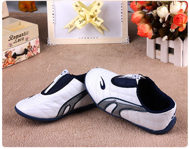 รองเท้ากีฬาเด็ก ทรงเท่ สีกรมขาว Size 21-33