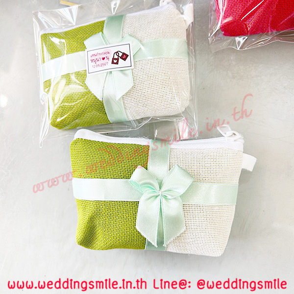 ของชำร่วยงานแต่ง กระเป๋าใส่เหรียญผ้ากระสอบ ทูโทน 2 สี ใบใหญ่ 9x11 ซม. คาดริบบิ้น ใส่ถุงพลาสติกแก้ว ใบละ 15.-