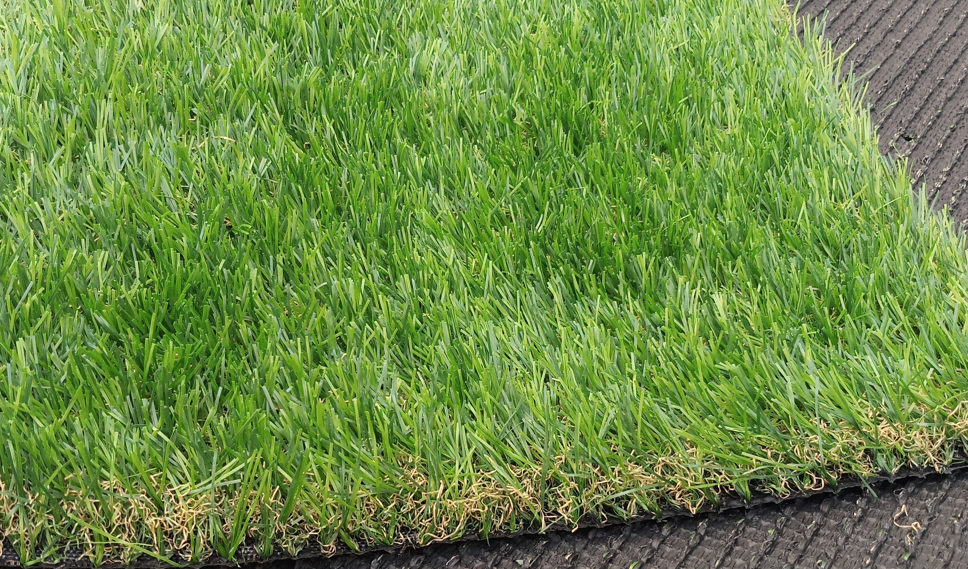 หญ้าเทียม รุ่น 4A สูง 4 ซม. สีเขียว-น้ำตาล