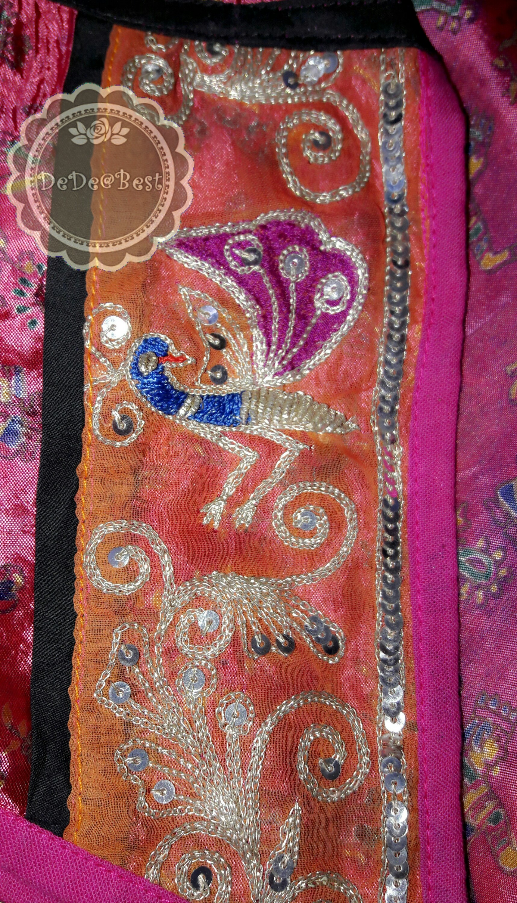 T52:2nd hand top เสื้อสายเดี่ยวสีชมพูปักเลื่อม (Made in NEPAL)