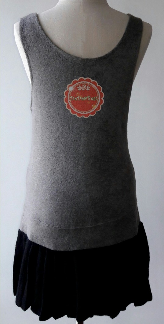 D62:2nd hand dress เอี๊ยมผ้านิ่มสีเทา-ดำ ชายกระโปรงอัดพรีทระบาย