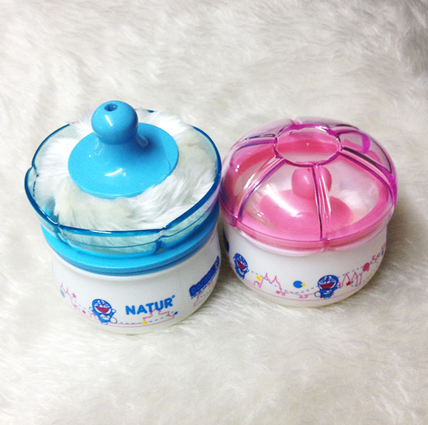 กระปุกทาแป้งคาราโอเกะ Doraemon แบรนด์ Natur