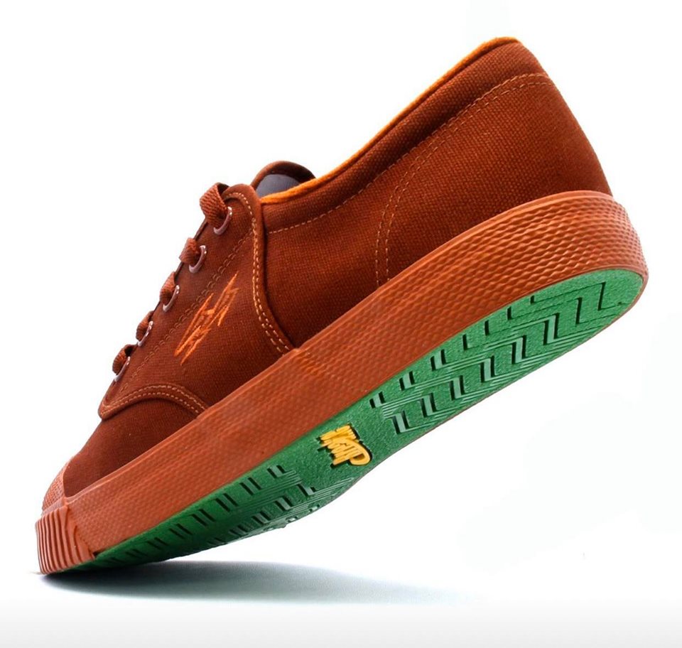 รองเท้านักเรียน Breaker สีน้ำตาล รุ่น 4X4