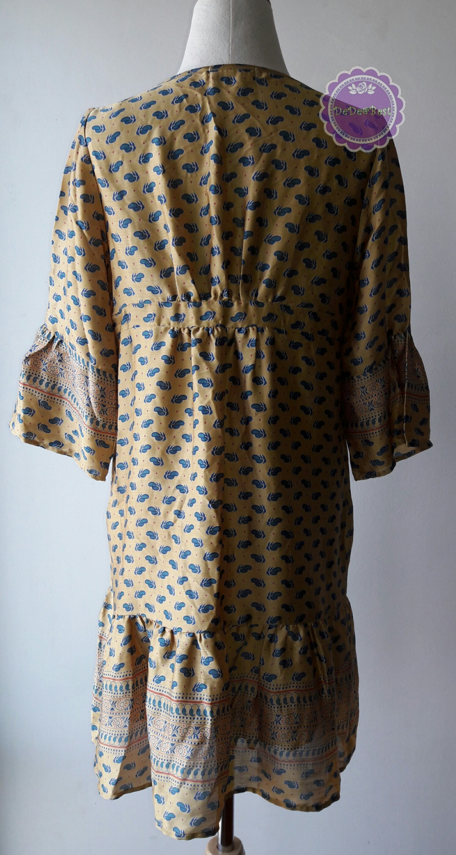 D45:Vintage dress เดรสวินเทจผ้า Silk ลายผลไม้