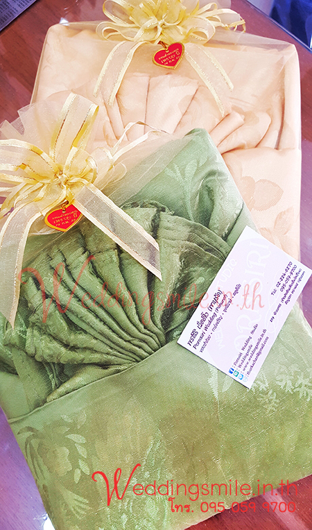 ของรับไหว้, ของรับไหว้งานแต่งงาน, ผ้ารับไหว้, ผ้าแพรรับไหว้, ผ้าแพรรับไหว้งานแต่งงาน, ผ้าแพรรับไหว้ผู้ใหญ่, ชุดผ้าแพรรับไหว้, ผ้าแพรใส่กล่อง, ผ้าแพรรับไหว้งานแต่งงาน, 