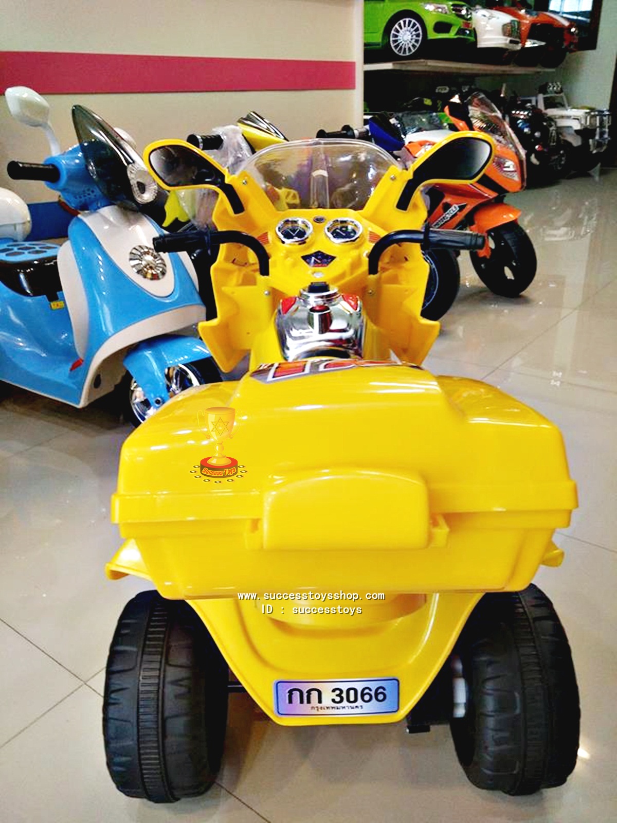 รถมอเตอร์ไซค์ BMW สีเหลือง