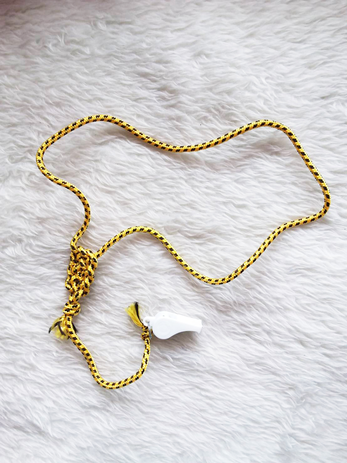 สายคล้องคอสำหรับแขวนนกหวีด