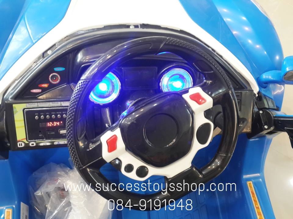 รถแบตเตอรี่เด็กนั่งไฟฟ้า รุ่น zw3133 ยี่ห้อ เฟอรารี่ปีกนก 2 มอเตอร์ เล่น usb/sd/fm ได้ มี 3 สี ดำแดง น้ำเงินขาว แดงขาว