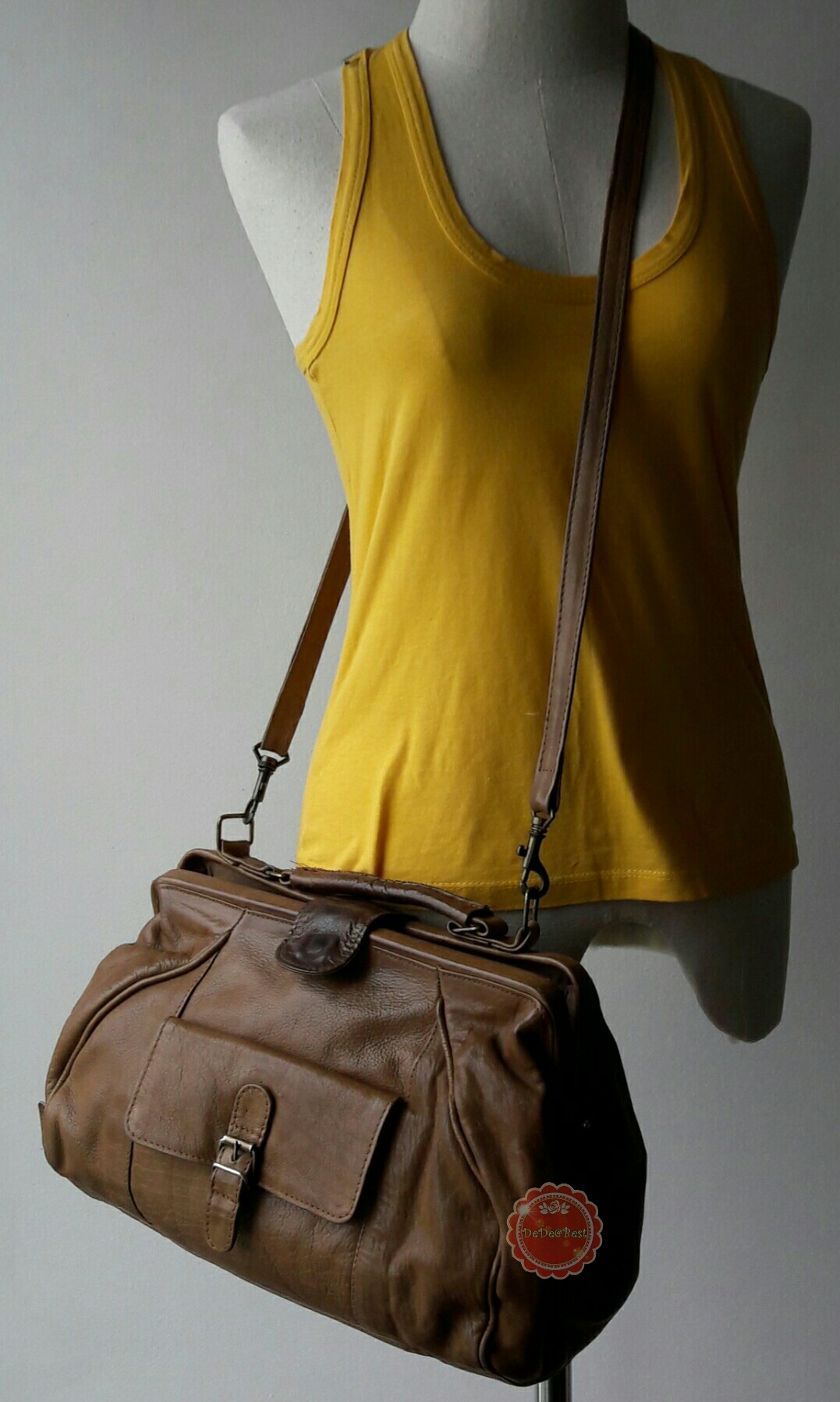 ขายแล้วค่ะ B61: Vintage leather doctor bag กระเป๋าหนังแท้ ทรง doctor กระเป๋าวินเทจ กระเป๋าสะพาย ถอดสายเป็นกระเป๋าถือได้❤