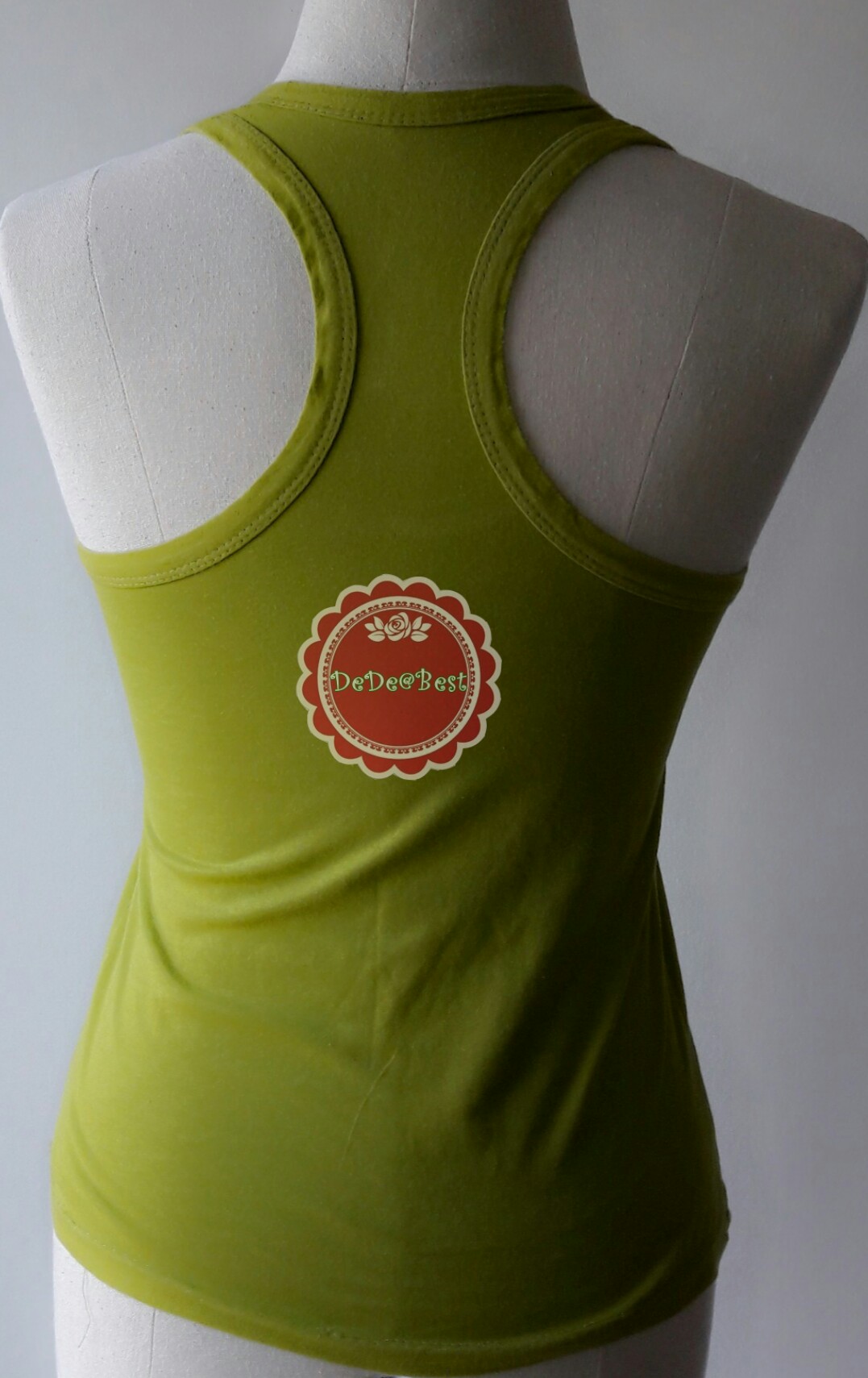 T92:2nd hand top เสื้อกล้ามสีเขียวสดใส