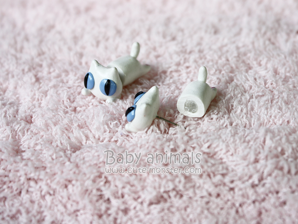 ต่างหูแมวขาว Baby white cat