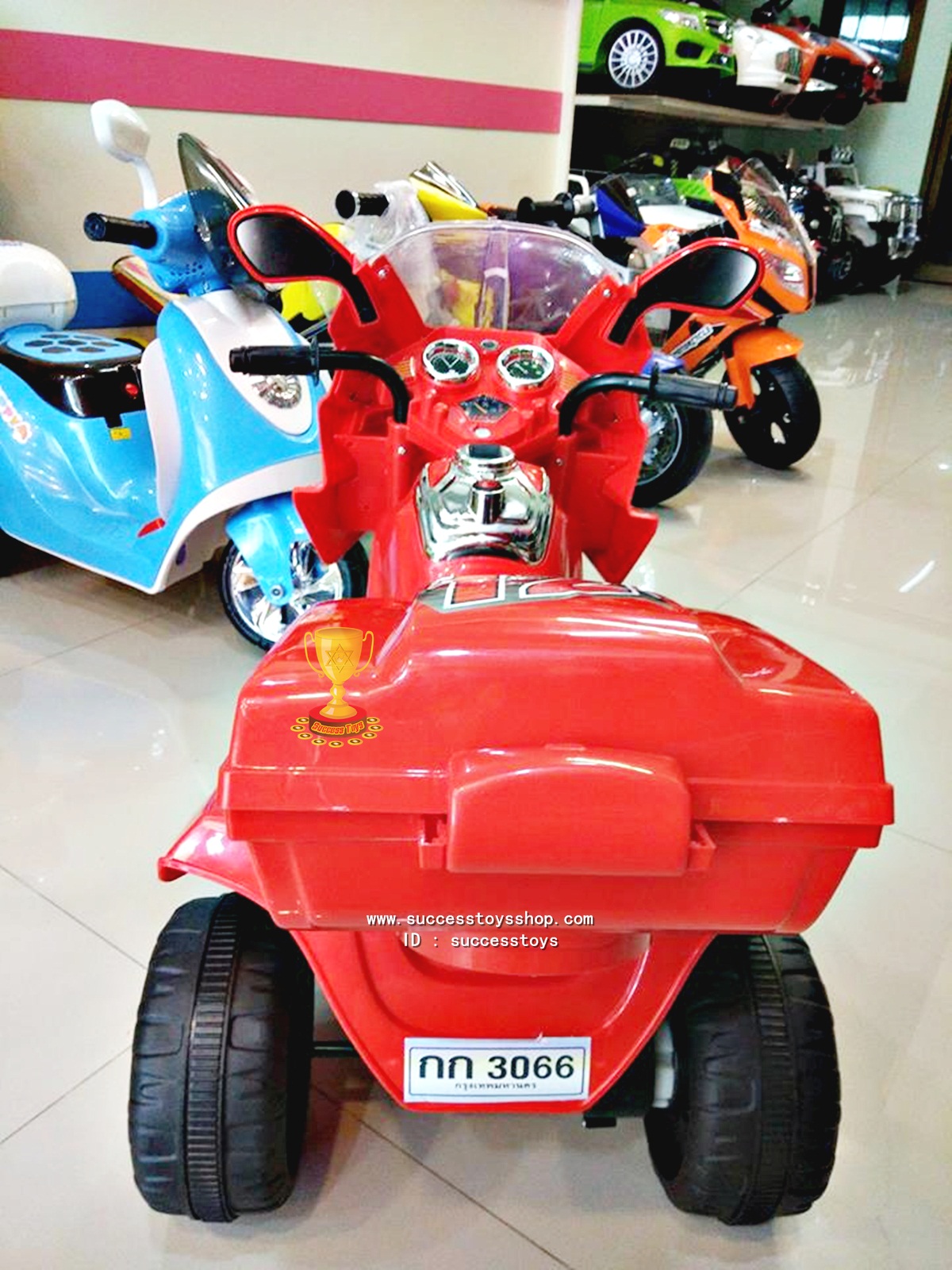 รถมอเตอร์ไซค์ BMW สีแดง