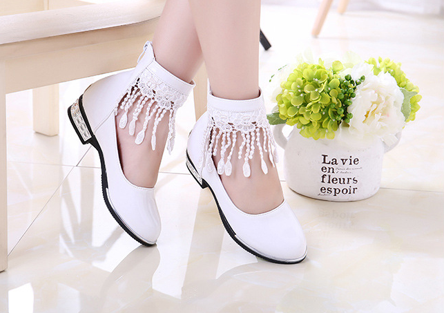 รองเท้าคัชชูเด็กหญิงสีขาว ตกแต่งลูกไม้รัดข้อเท้า หรูหรา
