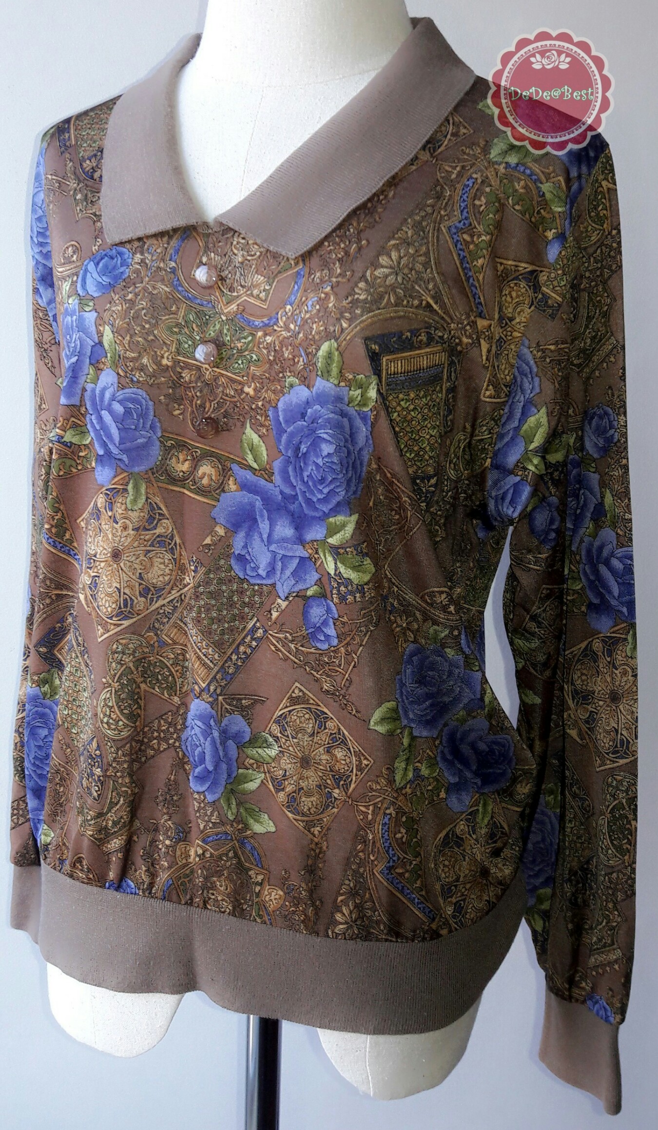 T65:Vintage top เสื้อวินเทจสีน้ำตาล ลายดอกไม้สีน้ำเงินและลายกราฟฟิคสีทอง