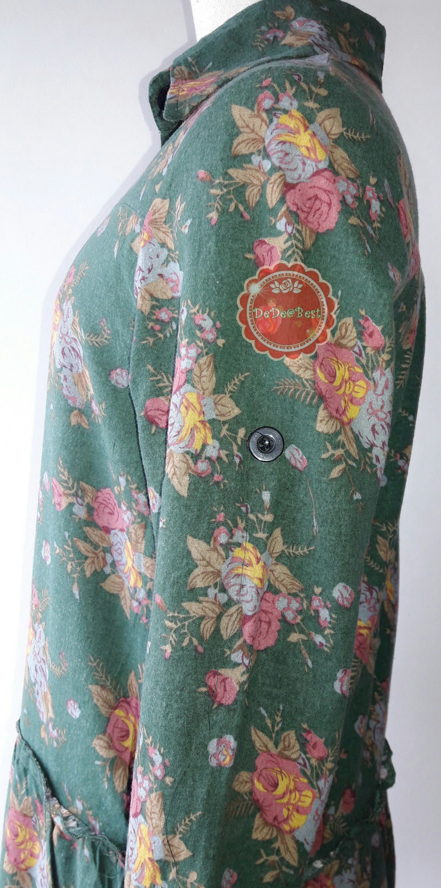 D17:2nd hand dress เดรสสีเขียวปกเชิ้ต ลายกุหลาบคลาสสิค มีกระเป๋าใต้เอวทั้ง 2ข้าง