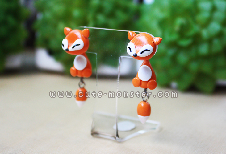 ต่างหูดินปั้น สุนัขจิ้งจอกสีส้ม Cutie orang fox