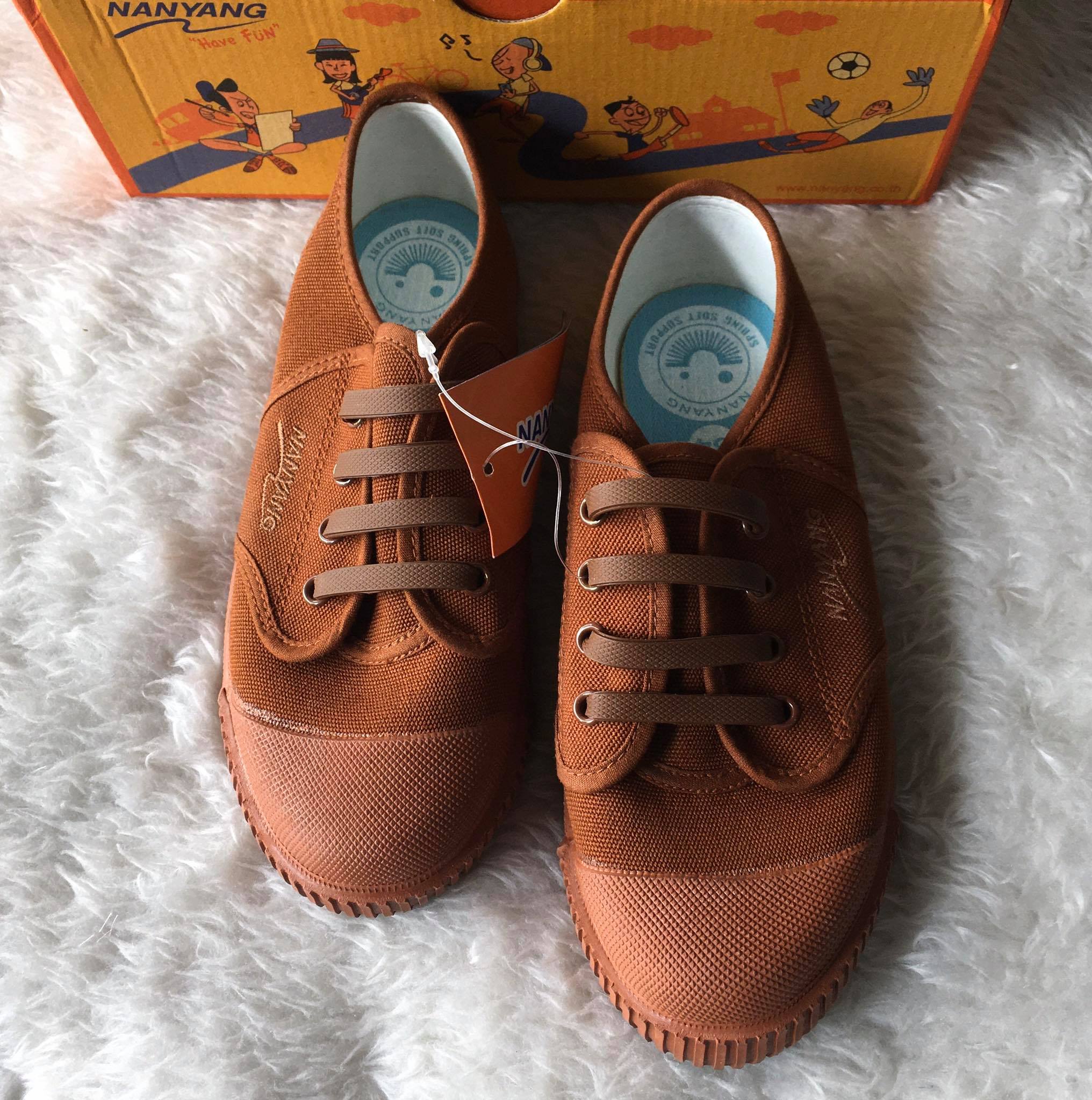 ใหม่!! รองเท้านักเรียนนันยาง สีน้ำตาล