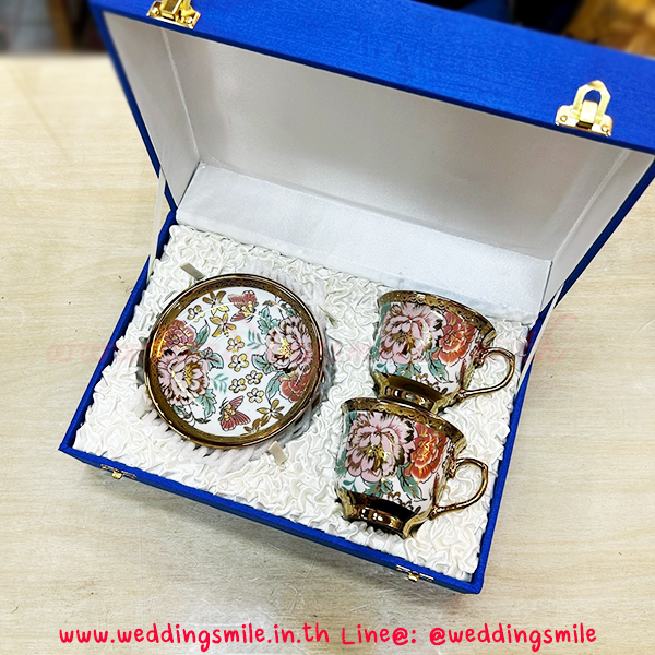 ของรับไหว้, ของรับไหว้ผู้ใหญ่, ของรับไหว้ผู้ใหญ่งานแต่งงาน, ของรับไหว้พ่อแม่, ของรับไหว่งานแต่งงาน, ของรับไหว้แจกผู้ใหญ่, ชุดแก้วกาแฟแจกงานแต่งงาน, ชุดแก้วกาแฟแจกผู้ใหญ่, ชุดแก้วกาแฟใส่กล่อง, ชุดแก้วกาแฟใส่กล่องผ้าไหม, ของรับไหว้งานแต่งดูดี, แก้วและจานรองแก้วแจกงานแต่งงาน
