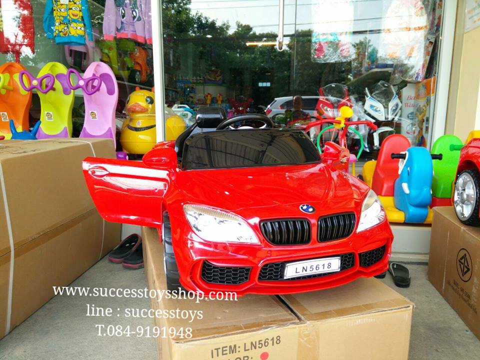 รถแบตเตอรี่เด็กนั่งไฟฟ้า รุ่น LN5618 ยี่ห้อ bmw เปิดประตูได้ 2 แบต 2 มอเตอร์ มี 4 สี ขาว แดง เหลือง ดำ