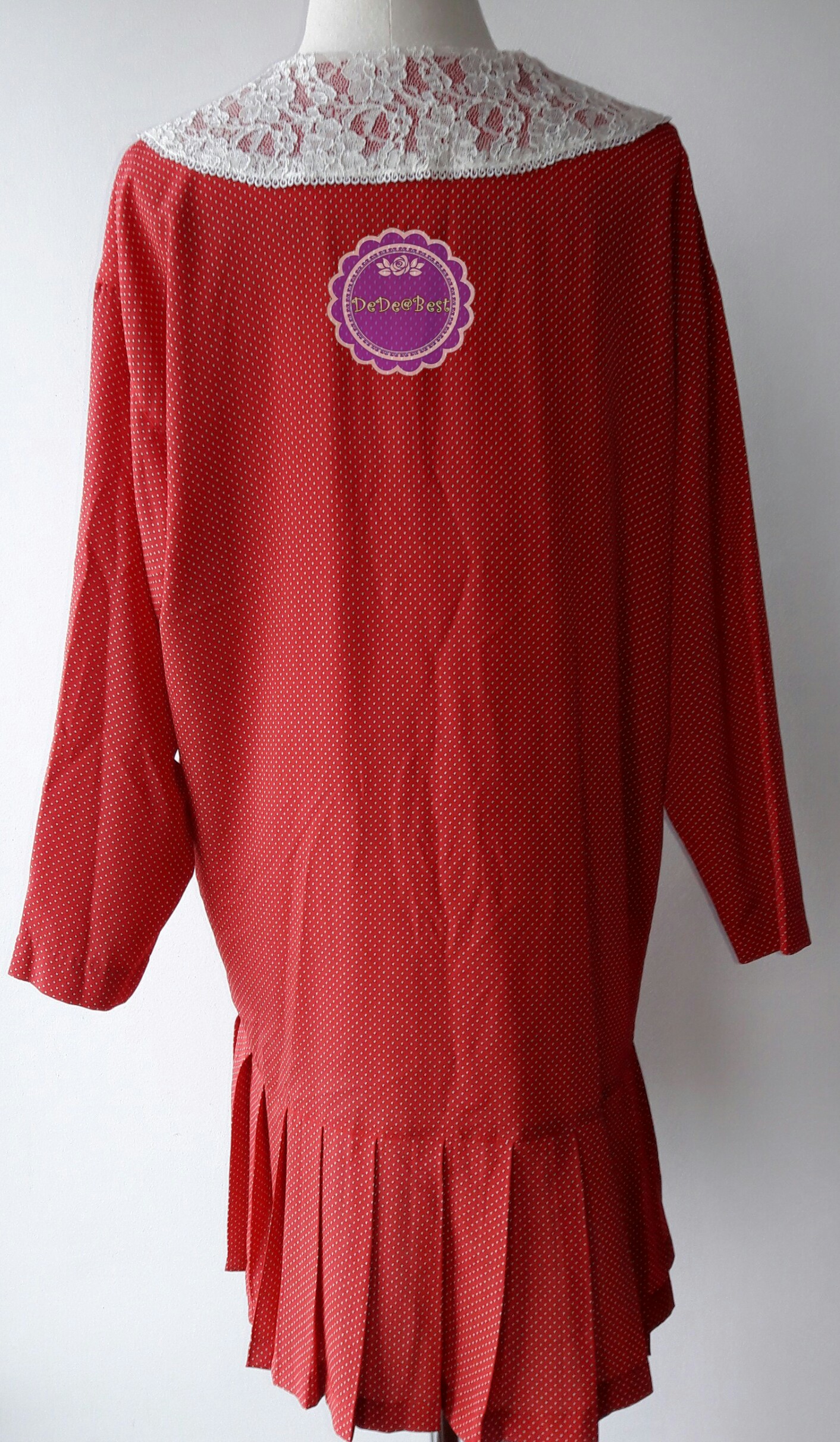 D50:Vintage dress เดรสวินเทจสีแดงลายจุดขาว ปกลูกไม้ (มีผ้าผูกเอว)