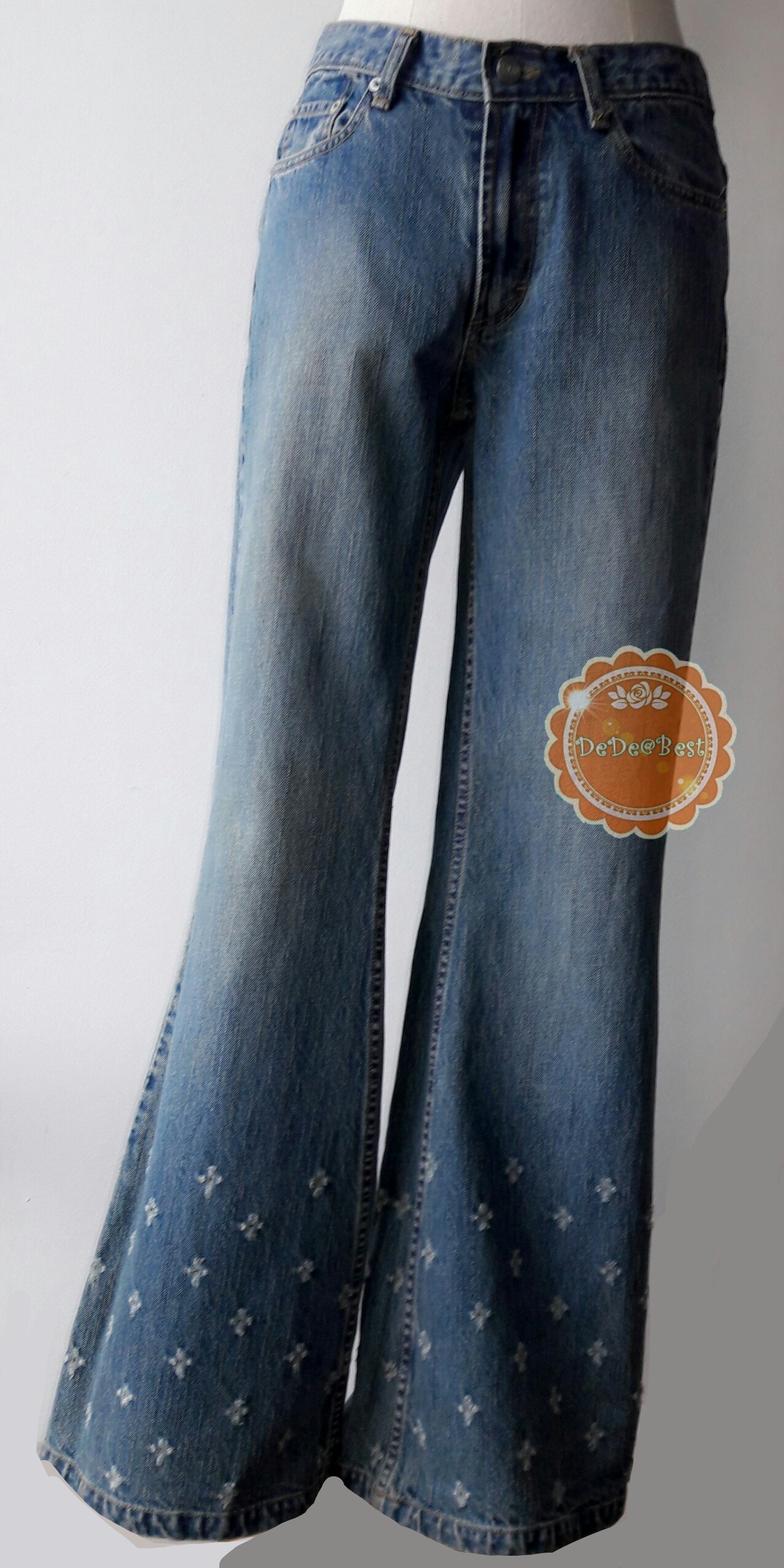 P13:Vintage jeans กางเกงยีนส์วินเทจ ขาม้า เจาะเป็นลายดอกไม้