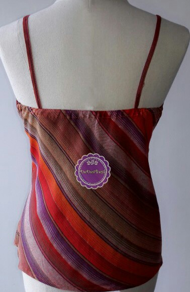 T80:2nd hand top เสื้อสายเดี่ยวผ้าหลายสีแซมดิ้นทอง