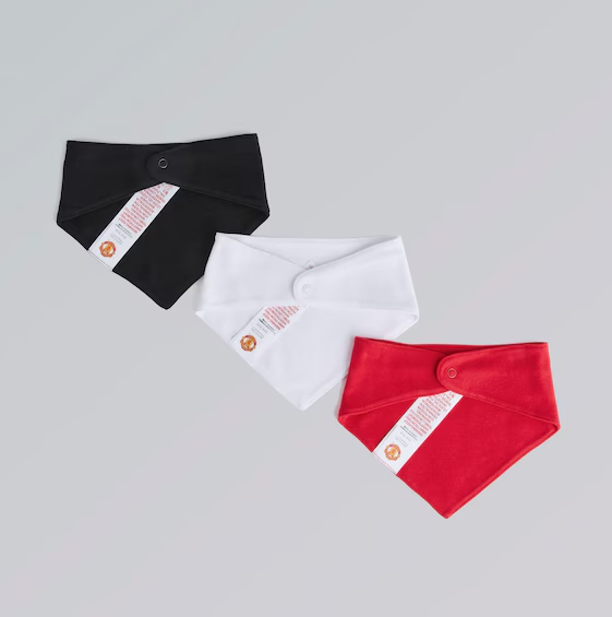 ผ้ากันเปื้อนเด็กแมนเชสเตอร์ ยูไนเต็ด 2025/26 Baby Crest Bibs 3 ชุด 3 ชิ้นของแท้